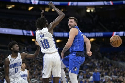 Magic venció 94-87 a Mavericks y suma su tercer victoria al hilo