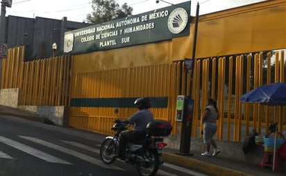 Personas encapuchadas vandalizaron oficinas del CCH Sur; siguen protestas por caso de violación contra alumna  