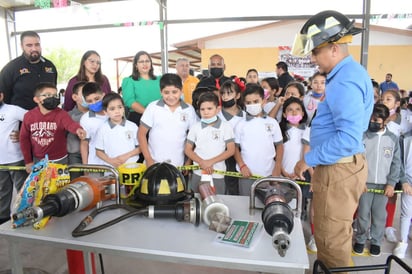 Nava realiza 'Feria del buen trato' para niños de Primaria