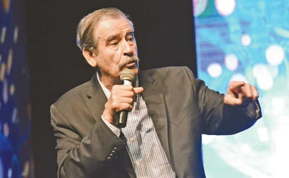 Reclama Vicente Fox a AMLO, pero le 'llueve' por falta de ortografía