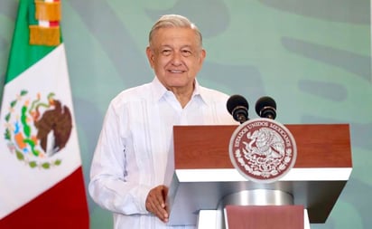 AMLO respeta decisión de Banxico de aumento de tasa de interés, pero advierte parálisis económico