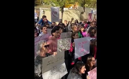 Mexicanos en Madrid se unen a marcha en defensa del INE