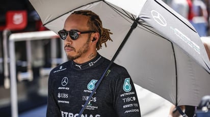 El gesto de caballerosidad de Lewis Hamilton con una mujer, en el Gran Premio de Brasil