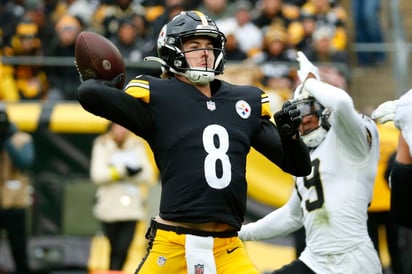 ¡Palomas invanden la cancha de los Pittsburgh Steelers!