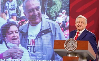 AMLO exhibe a opositores que acudieron a marcha por el INE