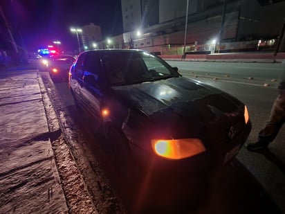 Conductor provoca choque en puente de AHMSA y se da a la fuga