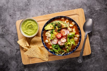 Prepara pozole de hongos para el lunes sin carne