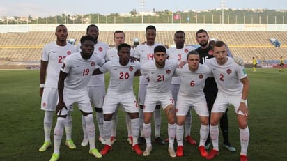 Canadá vuelve al triunfo a días del Mundial con un arriesgado y sufrido penal a lo ‘Panenka’