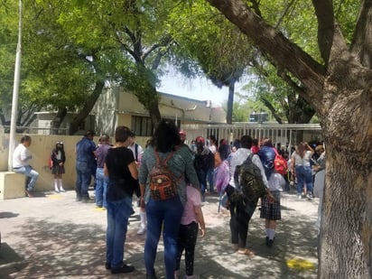 Padres de familia deben cumplir en enviar a sus hijos a la escuela 