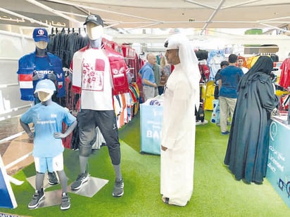 Un pequeño kiosko en la plaza All Riffa Mall 