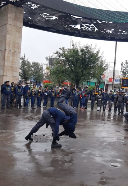 Pentatlón Osos Grises realiza demostración de defensa personal