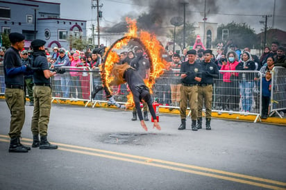 1,700 alumnos participaron en el Magno Desfile Deportivo de Piedras Negras