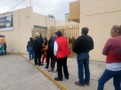 CFEMaticos en Piedras Negras no funcionan hay que hacer fila para pagar