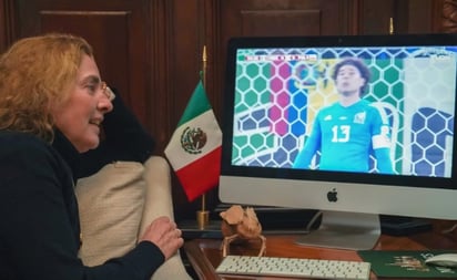 Beatriz Gutiérrez Müller comparte su pasión por el mundial de Qatar y manda mensaje a Memo Ochoa