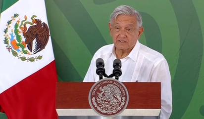 'Van haber acarreados' en marcha para defender a la 4T, dice con sarcasmo AMLO