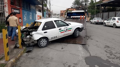 Taxista queda lesionado tras ser chocado por alcance