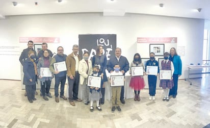 Ganadores del concurso de dibujo por parte del museo Pape 