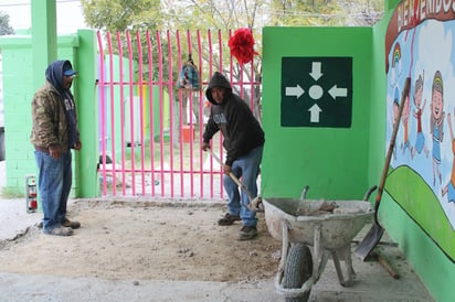 Alcalde Beto villarreal apoya a  escuelas con más obras públicas