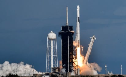 SpaceX lleva semillas de tomate y otros suministros a la Estación Espacial Internacional