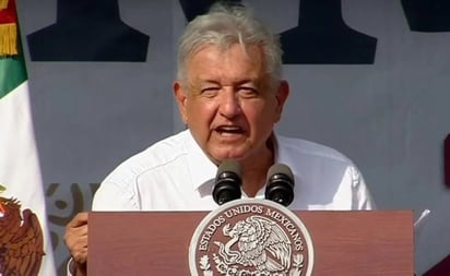 'Amor con amor se paga', dice AMLO durante su discurso en el Zócalo de la CDMX