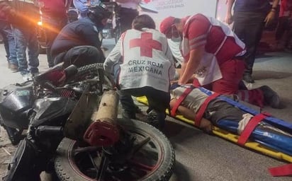  Motociclistas embestidos por la falta de cultura vial en Monclova 