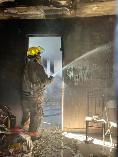 Hombre quema casa de su expareja por celos