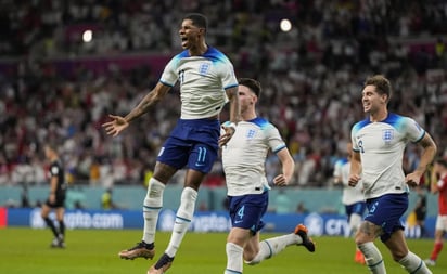 Inglaterra cumple y vence a Gales para avanzar a octavos de final