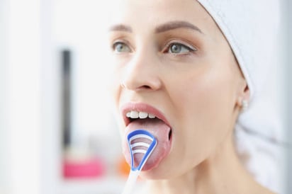 ¿Qué pasa si no te limpias la lengua?