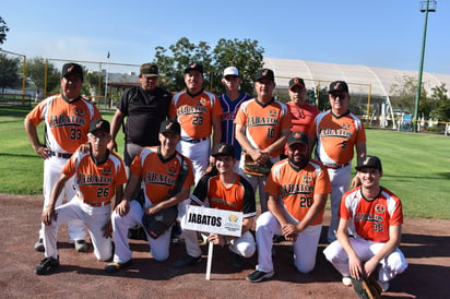 Huracanes apalea a Cerveceros en el softbol del Country