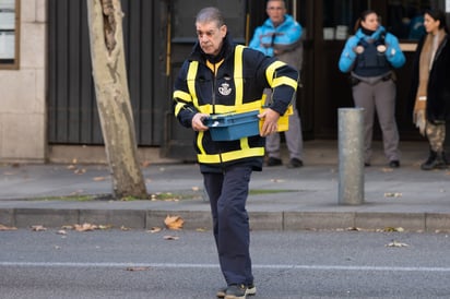 Policía detona un sobre sospechoso dirigido a embajadora de EU en Madrid