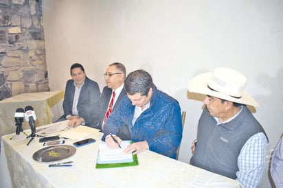 Canaco, Coparmex y Ampi firman convenio 