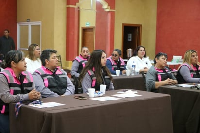 Instancia de la Mujer sigue capacitando a mujeres 