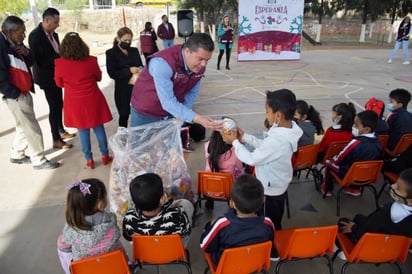 Posadas navideñas se reanudan en escuelas de Monclova 