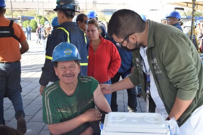 Gripe al alza; trabajadores se niegan a incapacitarse 