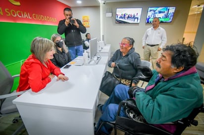 Alcaldesa y programa social atienden quejas de ciudadanía 