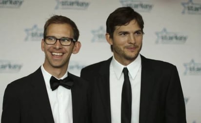 Ashton Kutcher se quebró al revelar los problemas de salud de su hermano mellizo Michael: El actor habló sobre su hermano y se emocionó en un programa de entrevistas.