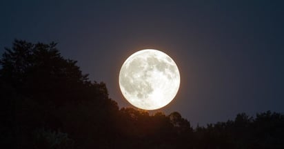 Mañana es noche de Luna llena, la última del año