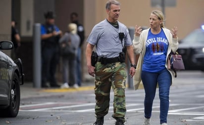 Tiroteo afuera de un Walmart suburbano de Atlanta deja un lesionado