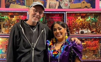 Muere el esposo de Lila Downs; la cantante está contagiada de Covid