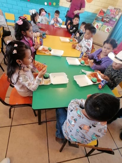 Posadas navideñas olvidan el plato del buen comer y beber 