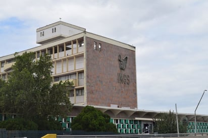 Constancias de estudios son necesarias para el IMSS