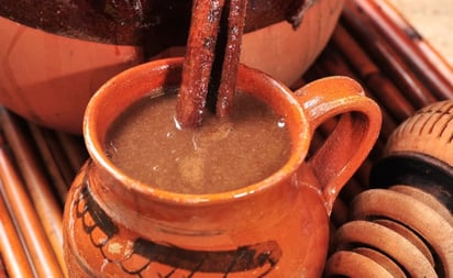 Por qué sí es bueno tomar atole de masa