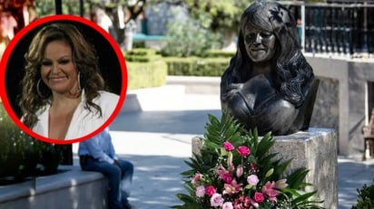 Fanáticos recuerdan a Jenni Rivera a 10 años de su trágica muerte: Recuerdan a la “Diva de la Banda” con arreglos florales en el municipio dónde cayó la aeronave en la que falleció.