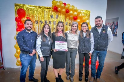 Alumnas de talleres de Centros Comunitarios se graduaron 