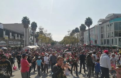 ¿Y el Covid? Peregrinos en la Basílica de Guadalupe olvidaron el uso del cubrebocas, su única protección es la fe