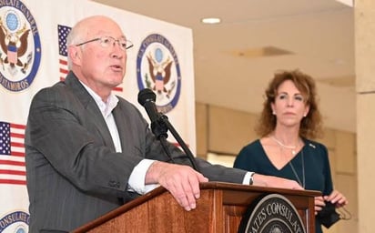 Preocupa a EU alza de violencia en la frontera: Ken Salazar