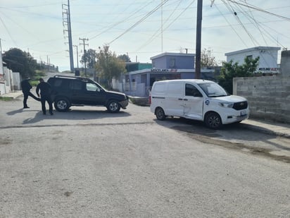 Apresurado conductor ignora alto y provoca choque en Monclova 