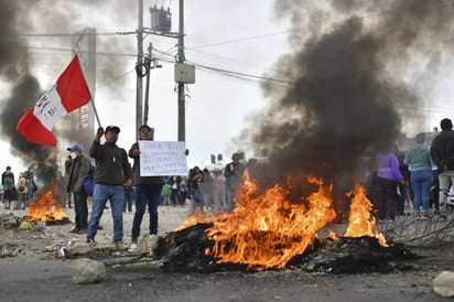 Presidenta de Perú sugiere adelantar elecciones a diciembre de 2023