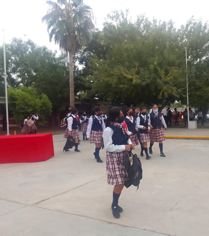 Docentes refuerzan apoyo socioemocional en los estudiantes de secundaria en PN