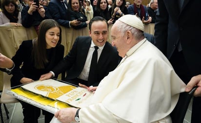 Secretario de Inclusión y Desarrollo de Coahuila se reúne con el Papa Francisco, en nombre del gobernador Miguel Riquelme